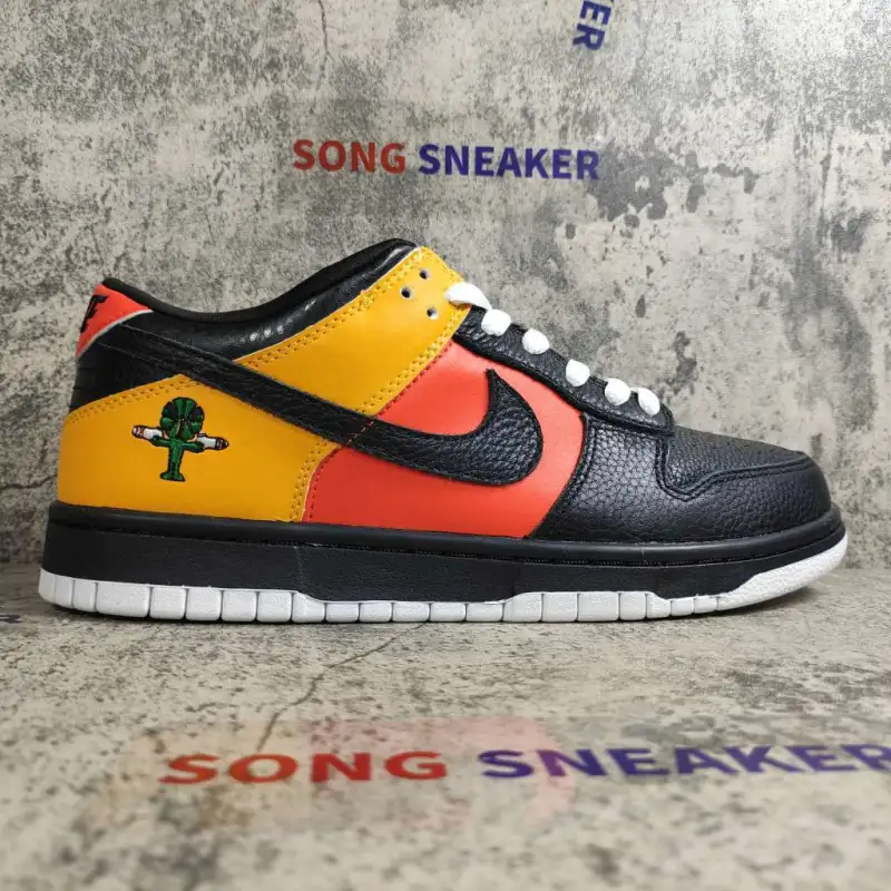 Nike Dunk SB Low Raygun 304292-803