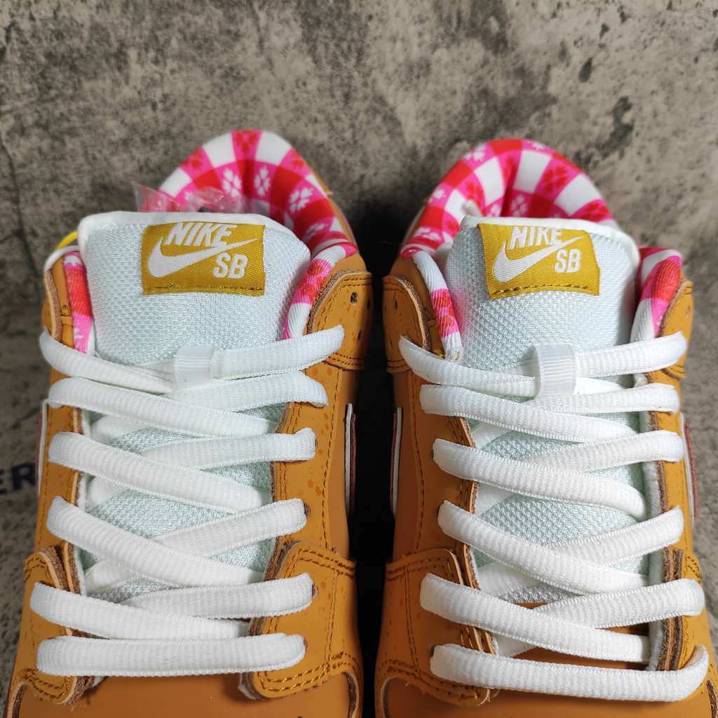 Nike Dunk SB Low Yellow Lobster 313170 137566