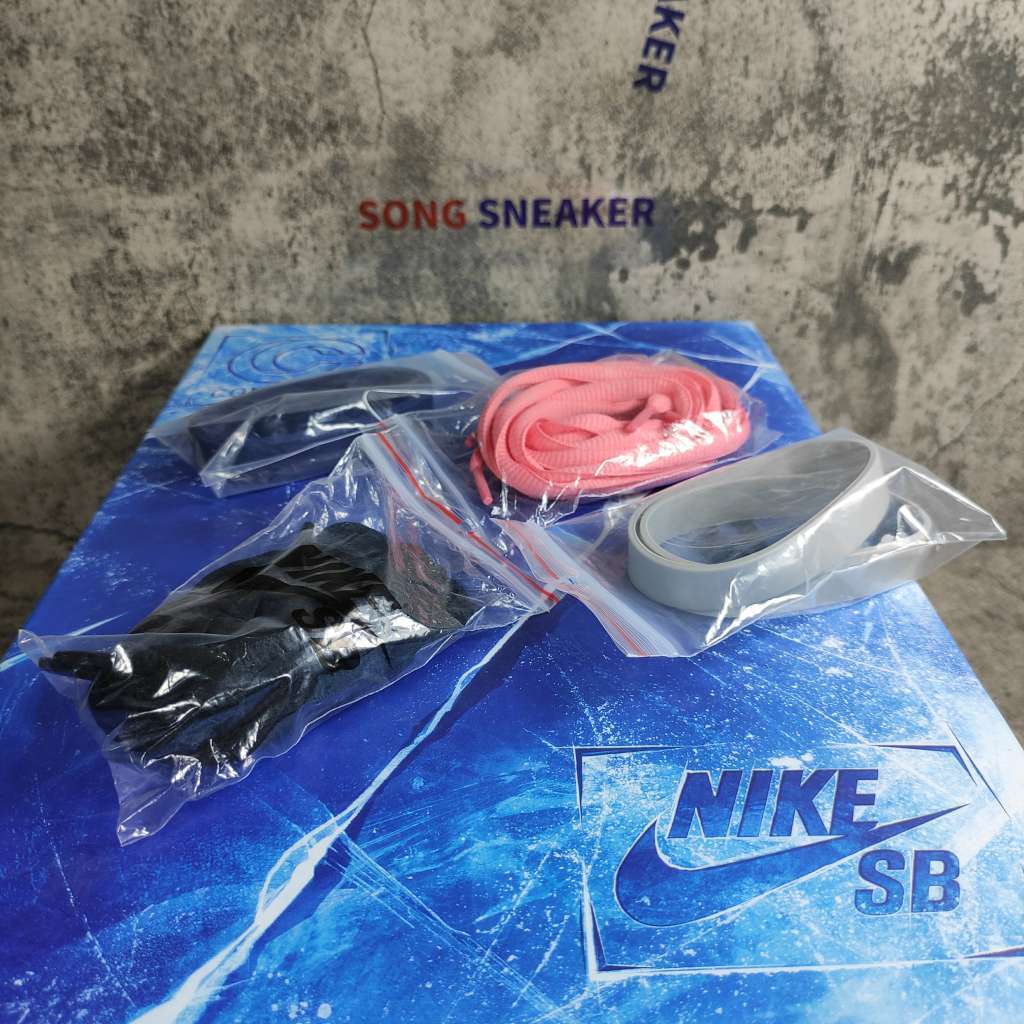 Nike Dunk SB Low Yellow Lobster 313170 137566