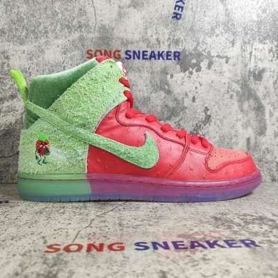 Nike SB Dunk High Strawberry Cough CW7093-600 02