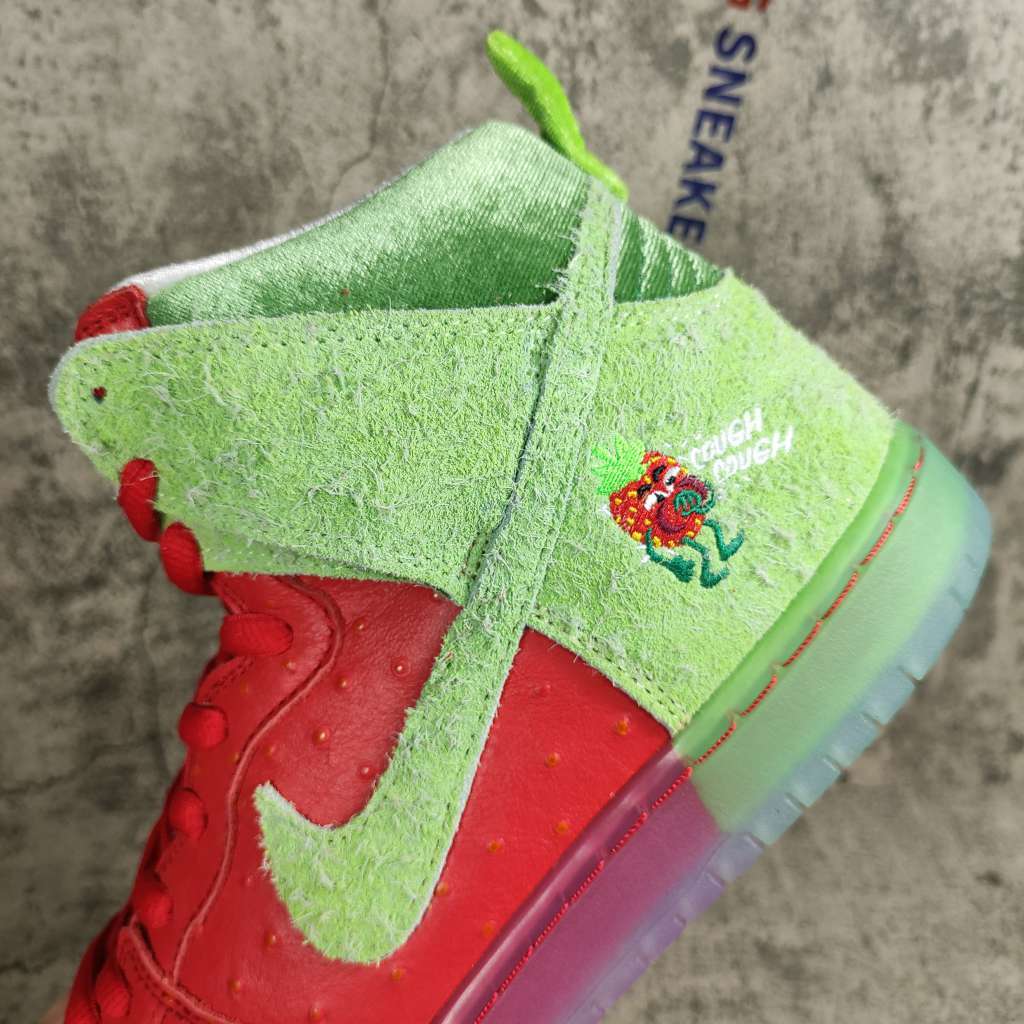 Nike SB Dunk High Strawberry Cough CW7093-600