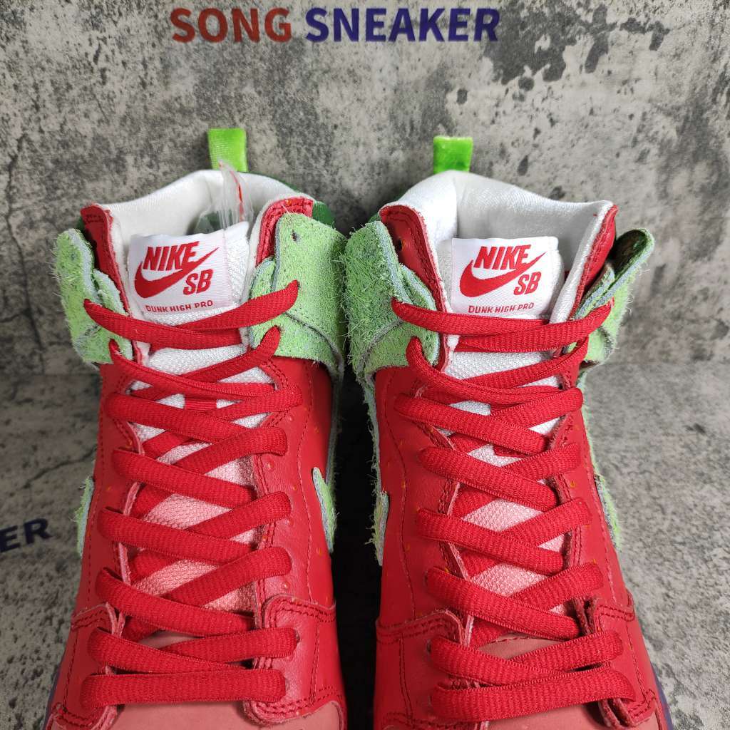 Nike SB Dunk High Strawberry Cough CW7093-600