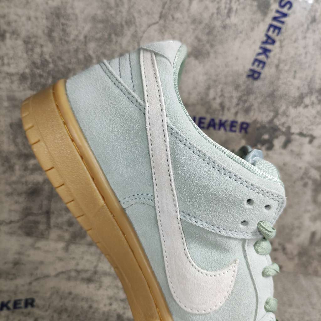 Nike SB Dunk Low Island Green Gum BQ6817-300