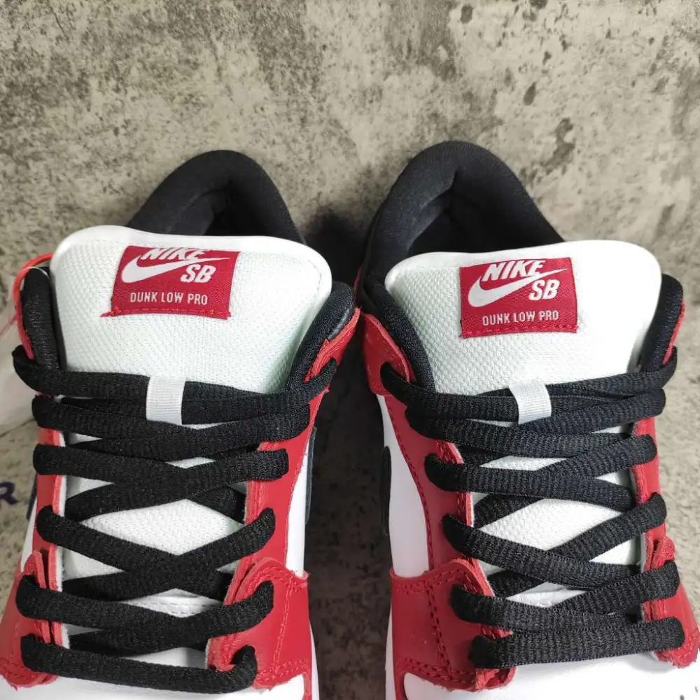 Nike SB Dunk Low J-Pack Chicago BQ6817-600
