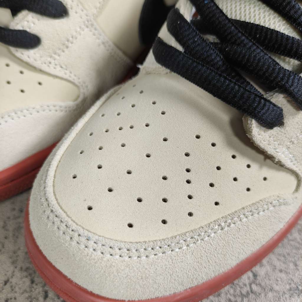 Nike SB Dunk Low Pro Hennessy BQ6817-100