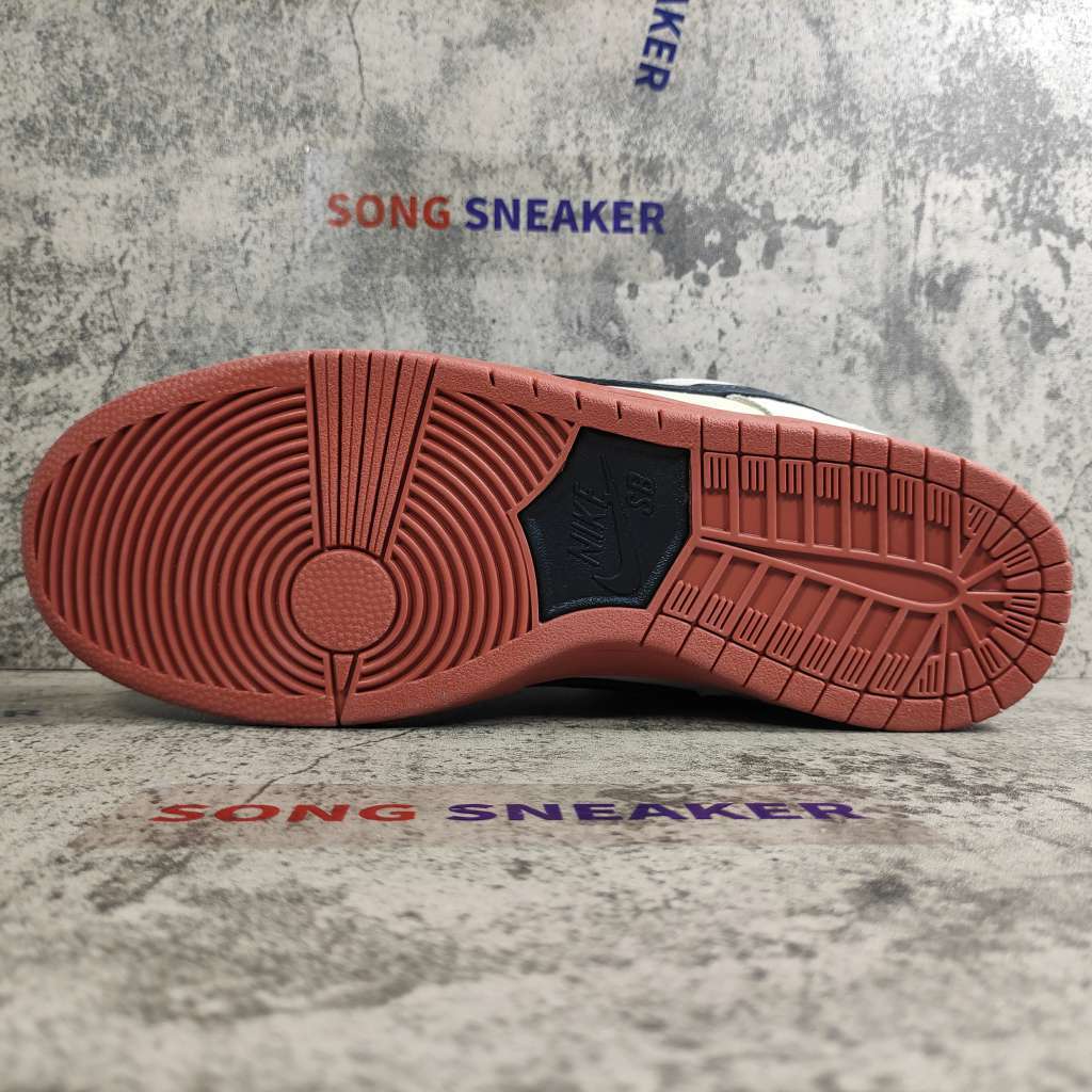 Nike SB Dunk Low Pro Hennessy BQ6817-100