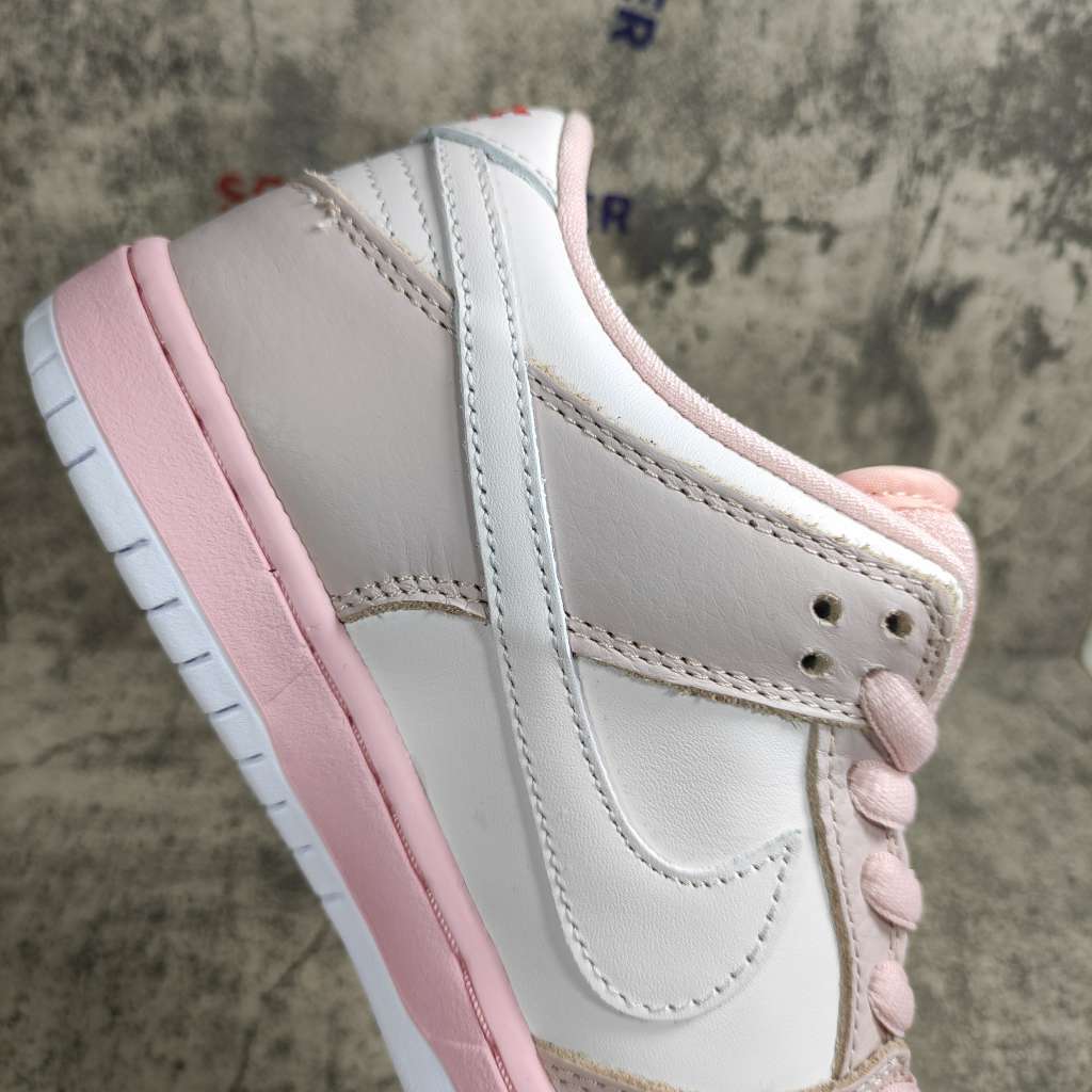 Nike SB Dunk Low PRO OG QS "Pink Pigeon" BV1310-012