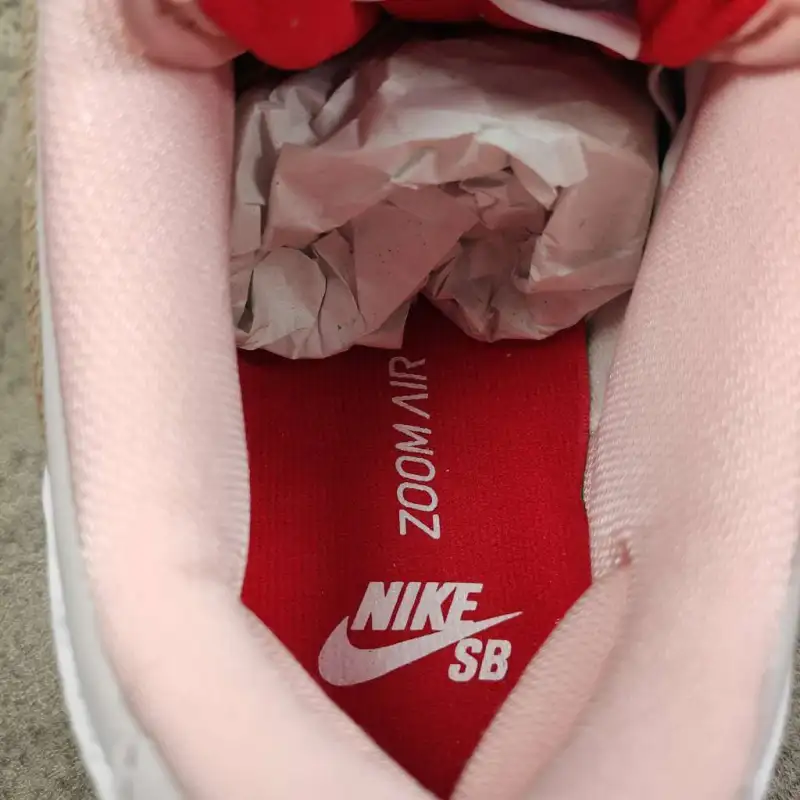 Nike SB Dunk Low PRO OG QS "Pink Pigeon" BV1310-012