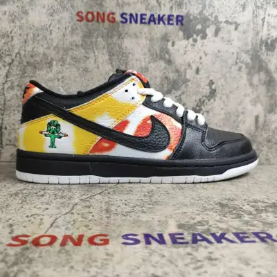 Nike SB Dunk Low Raygun Tie-Dye Black BQ6832-001 02