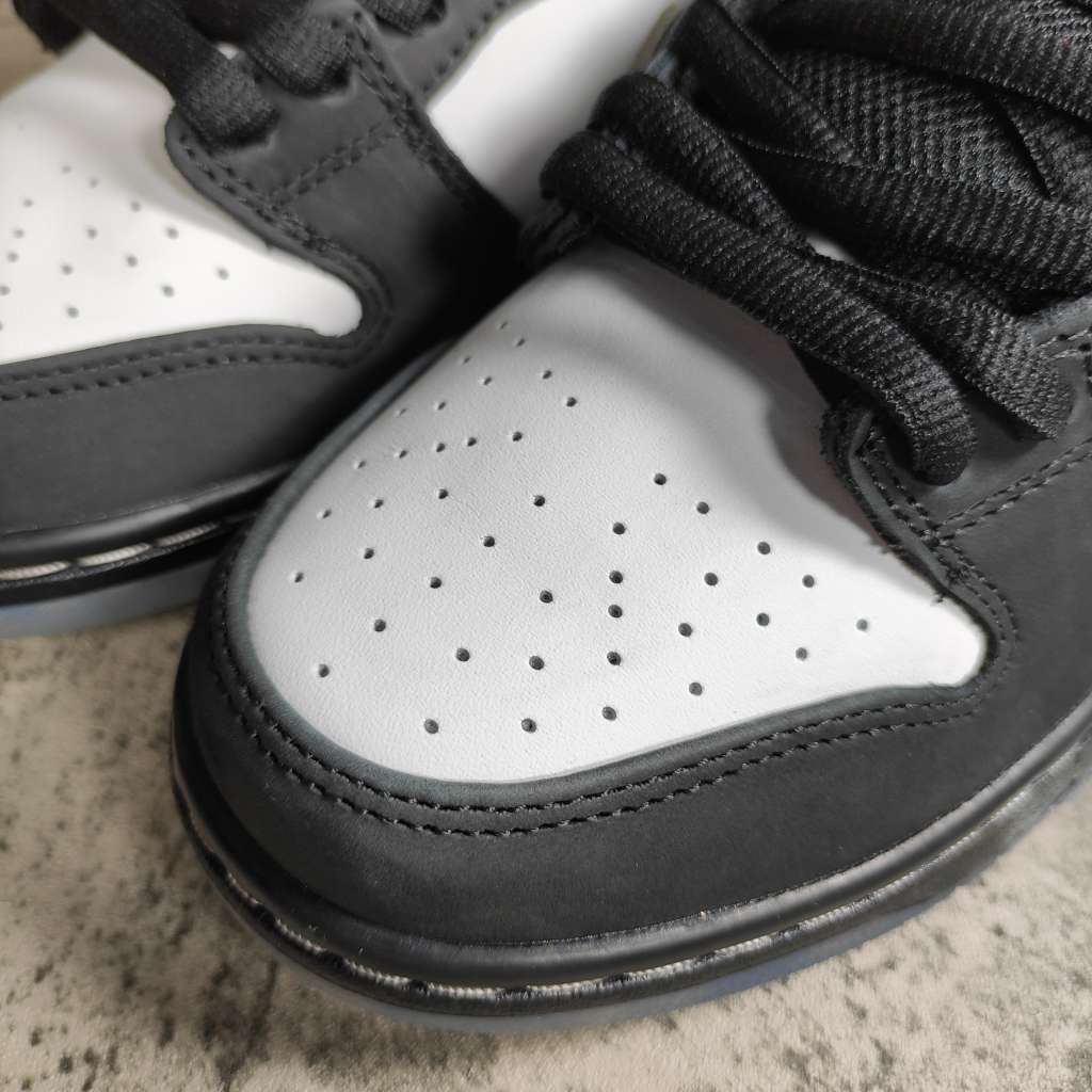 Nike SB Dunk Low Staple Panda Pigeon BV1310-013