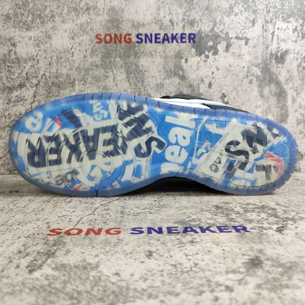 Nike SB Dunk Low Staple Panda Pigeon BV1310-013