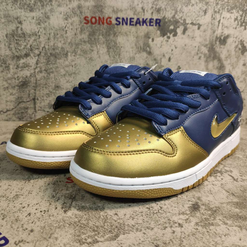 Nike SB Dunk Low Supreme Jewel Swoosh Gold CK3480-700