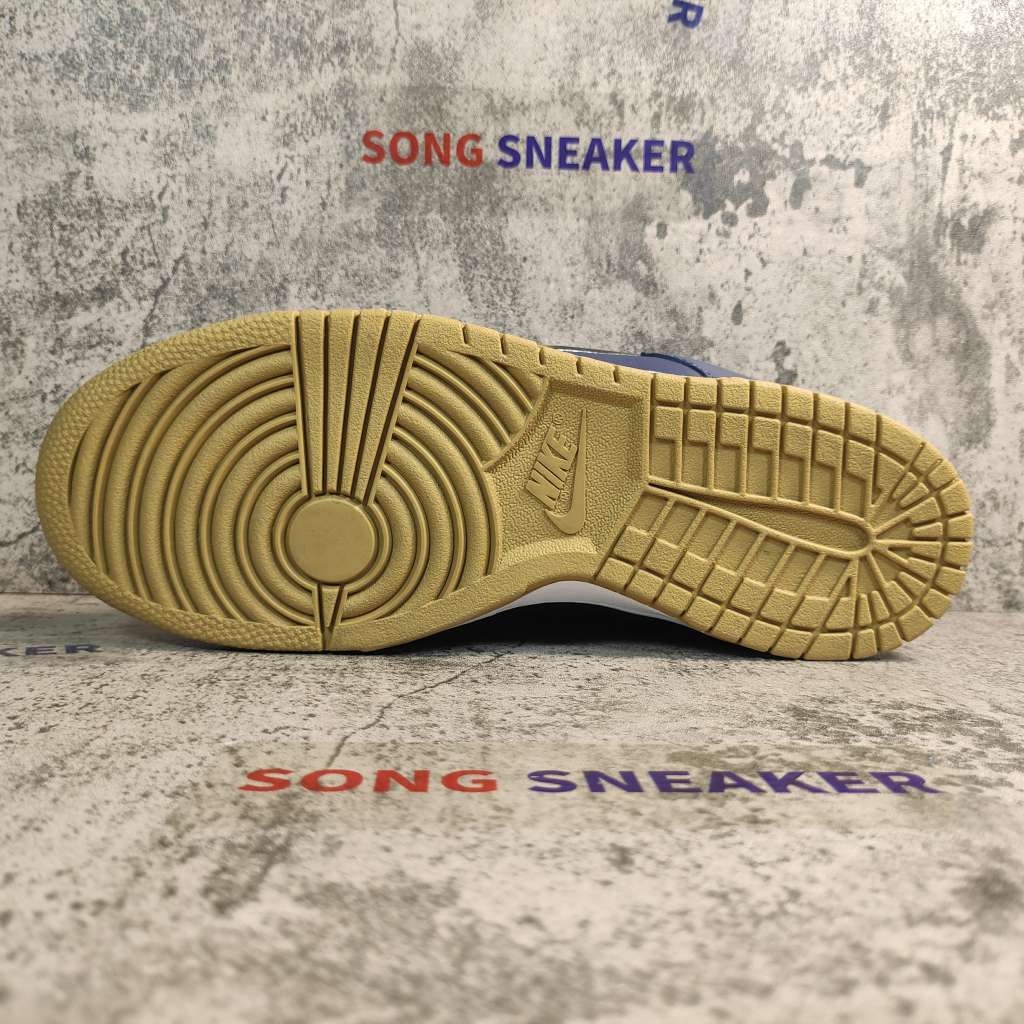 Nike SB Dunk Low Supreme Jewel Swoosh Gold CK3480-700