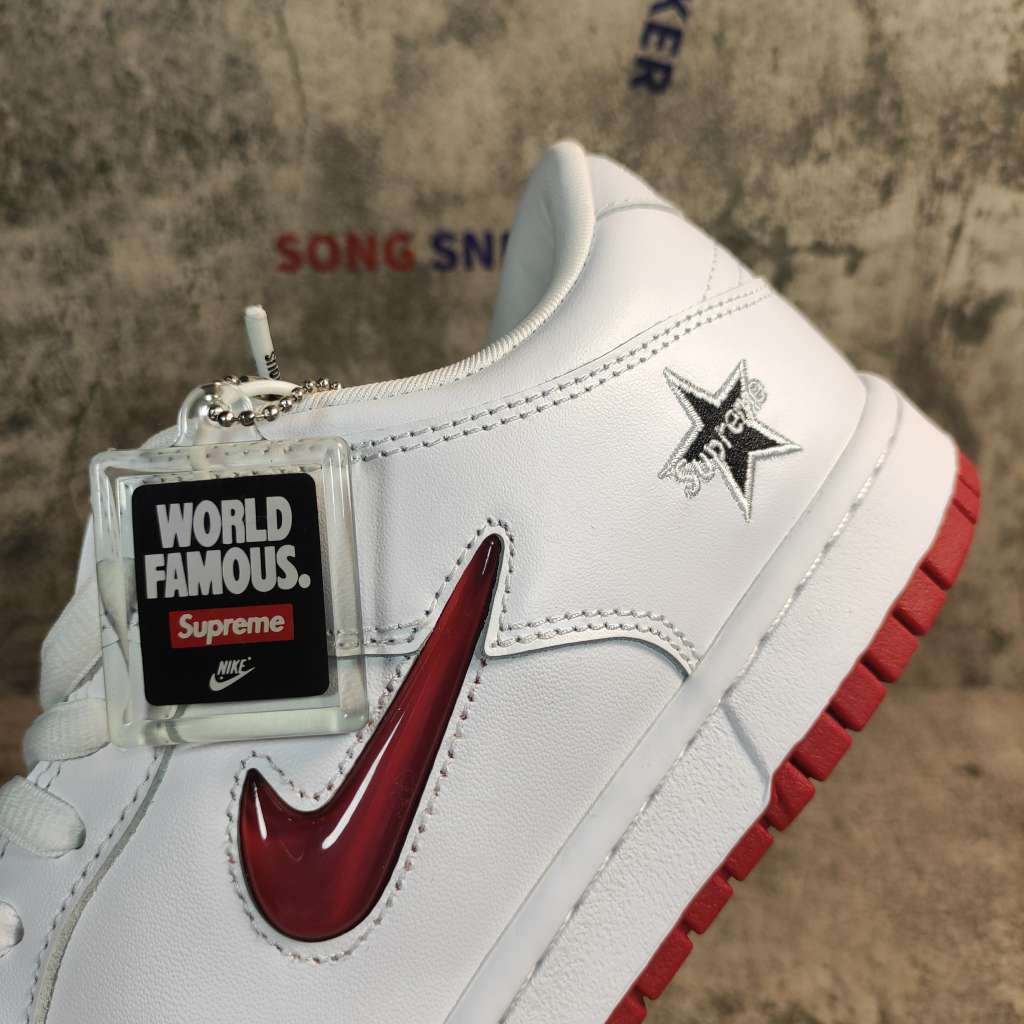 Nike SB Dunk Low Supreme Jewel Swoosh Red CK3480-600