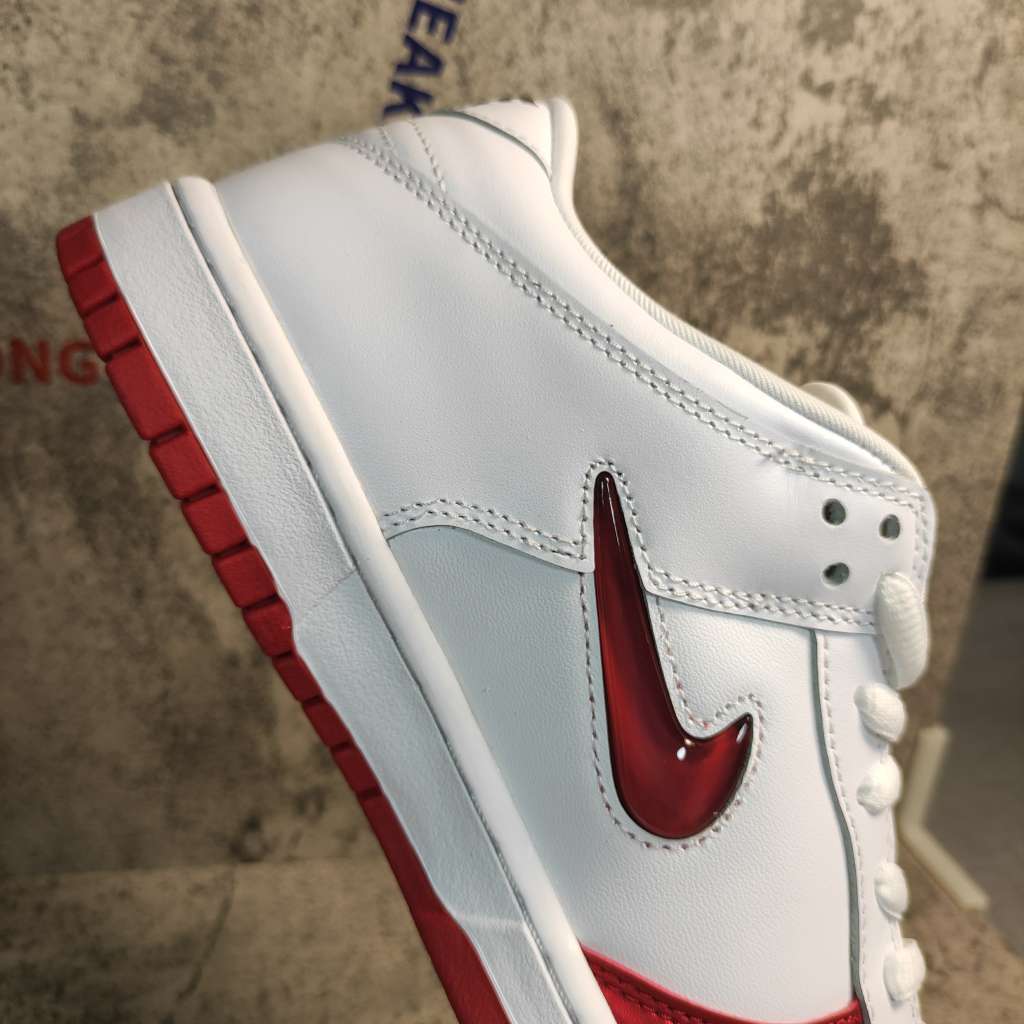 Nike SB Dunk Low Supreme Jewel Swoosh Red CK3480-600