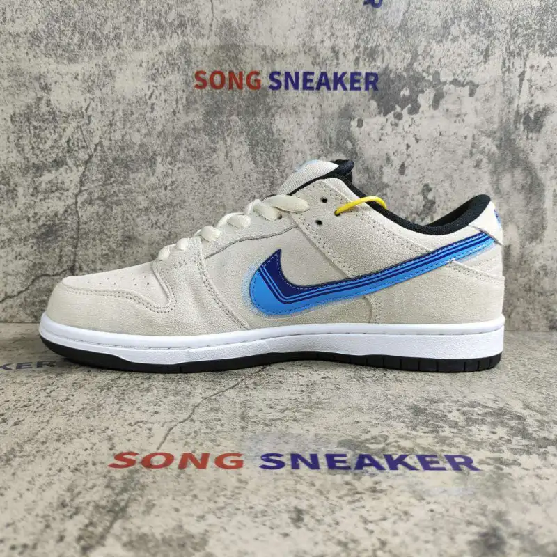 Nike SB Dunk Low Truck It CT6688-200