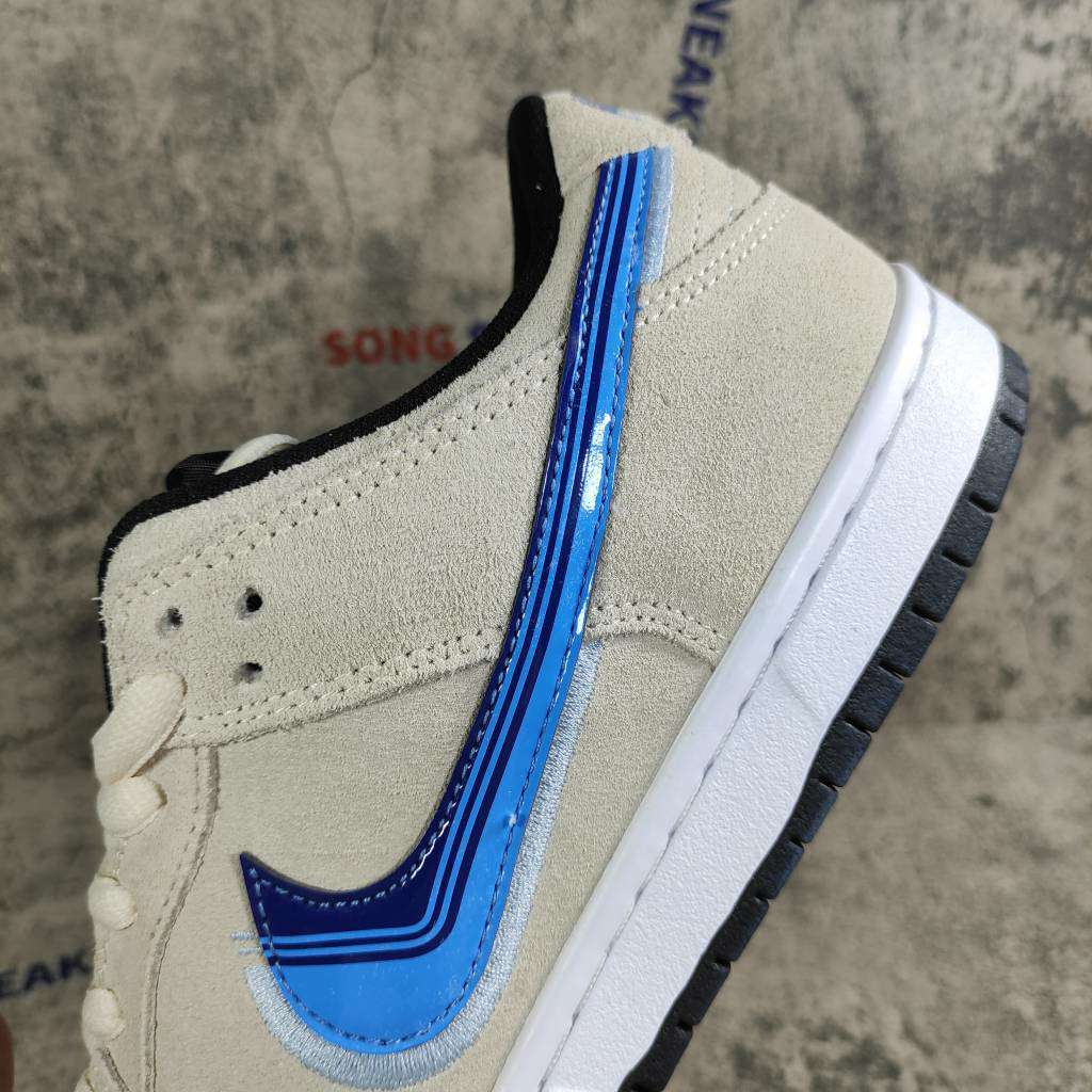 Nike SB Dunk Low Truck It CT6688-200