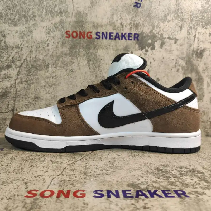 Nike SB Dunk Low White Black Trail End Brown 304292-102