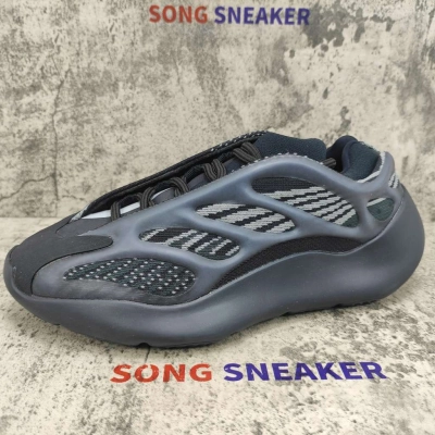 Yeezy 700 V3 Alvah H67799 02