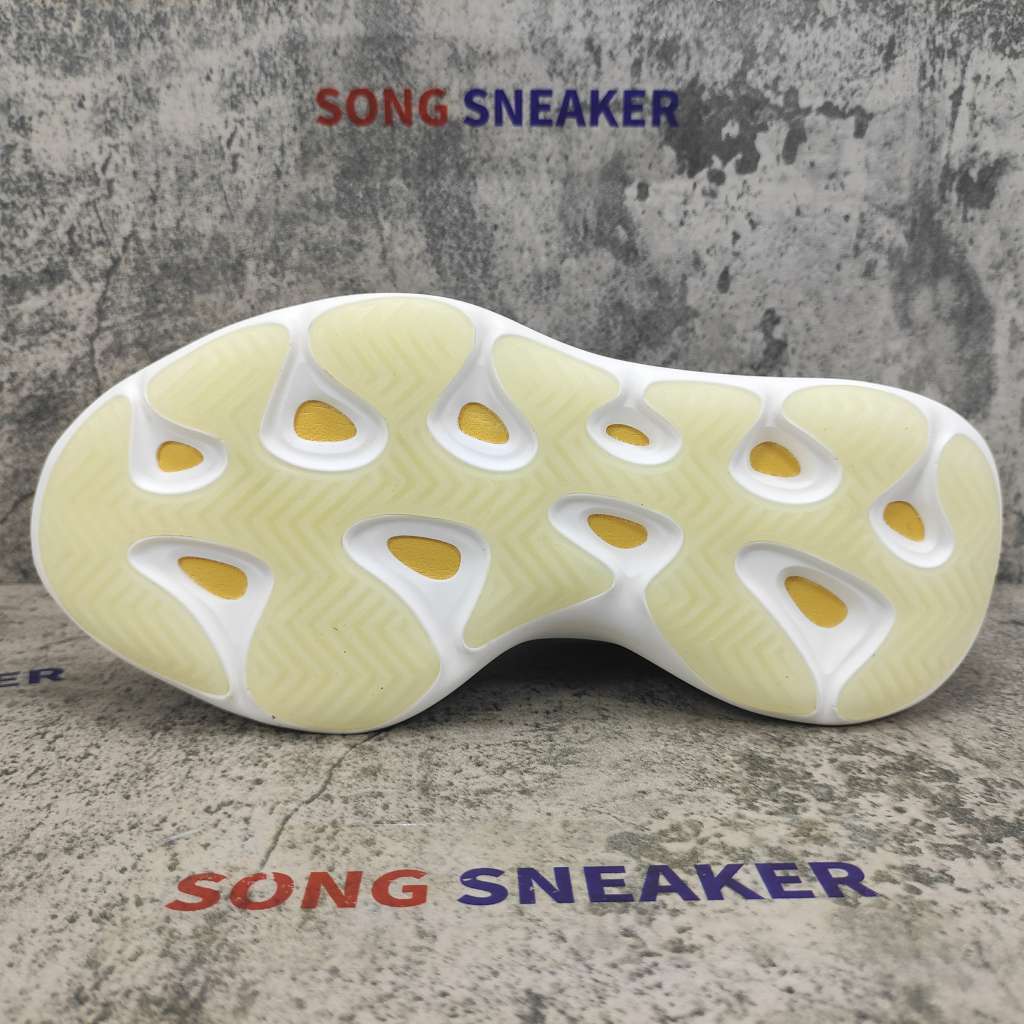 Yeezy 700 V3 Arzareth G54850