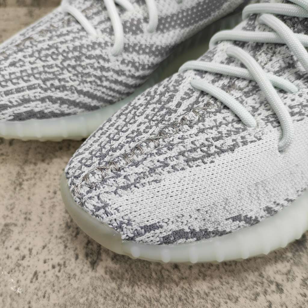 Yeezy Boost 350 V2 Blue Tint B37571