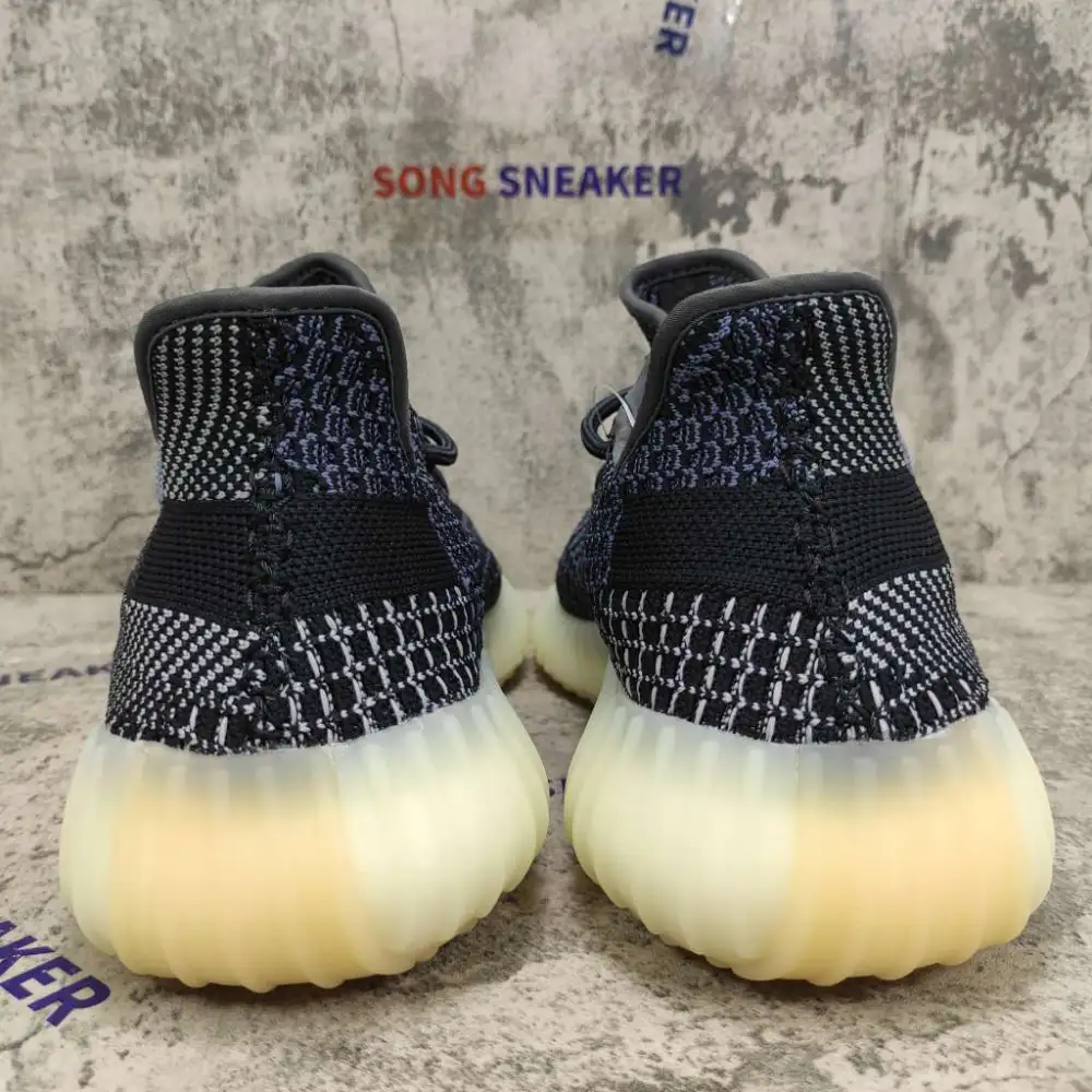 Yeezy Boost 350 V2 Carbon FZ5000