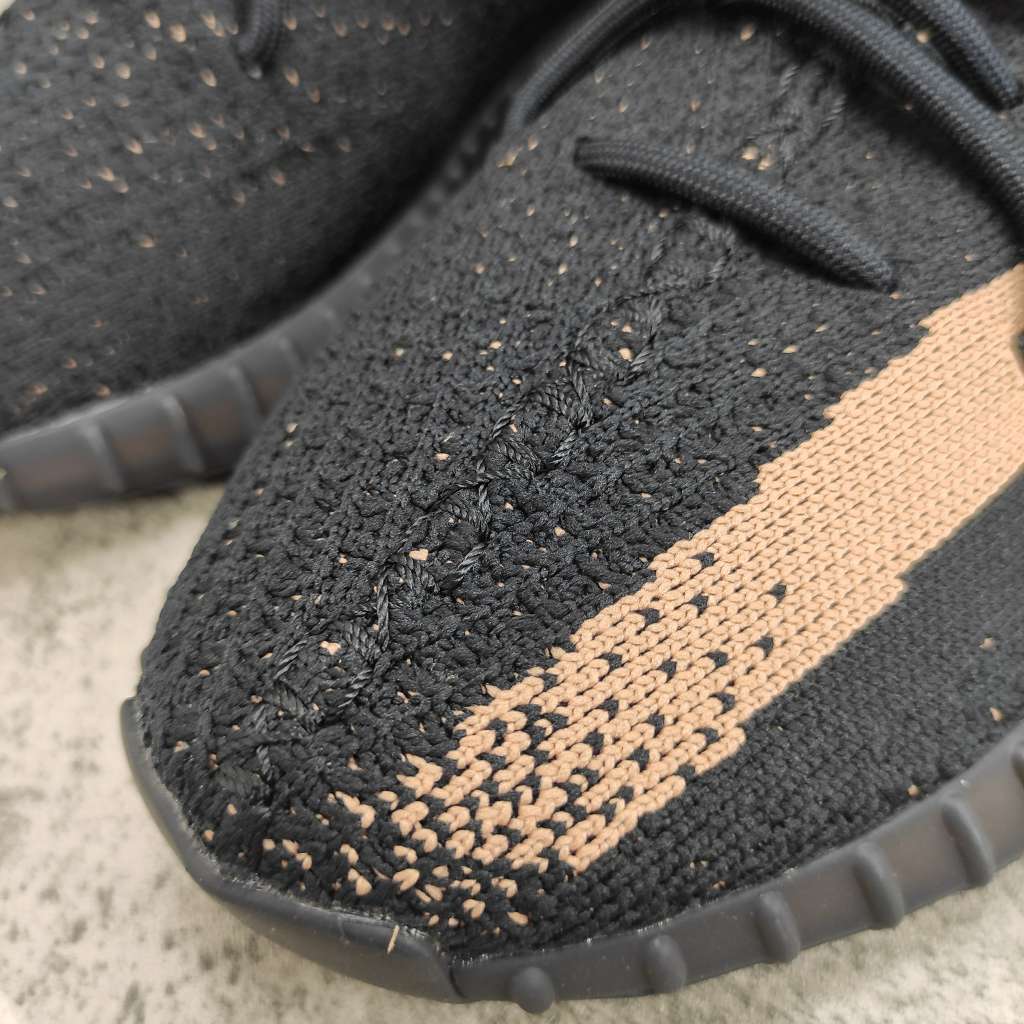 Yeezy Boost 350 V2 Core Black Copper BY1605