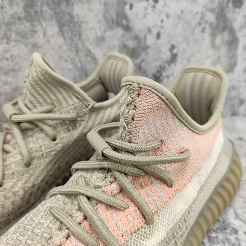 Yeezy Boost 350 V2 Eliada FZ5240 