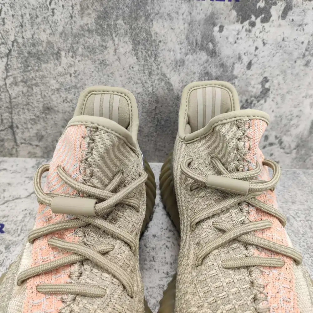 Yeezy Boost 350 V2 Eliada FZ5240 