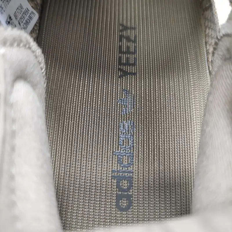 Yeezy Boost 350 V2 Eliada FZ5240 