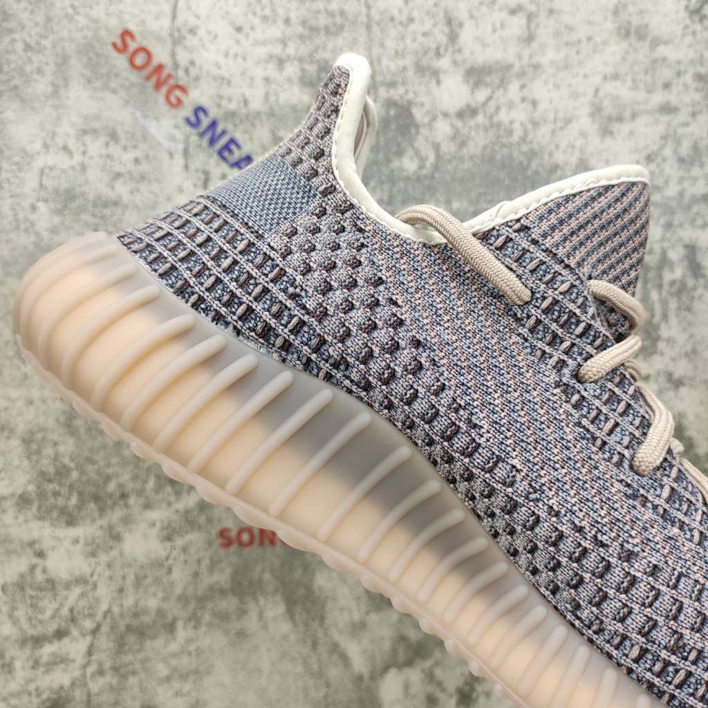 Yeezy Boost 350 V2 Fade H02795