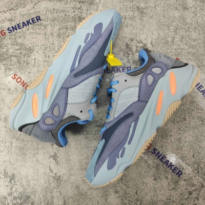 Yeezy Boost 700 Carbon Blue FW2498 01