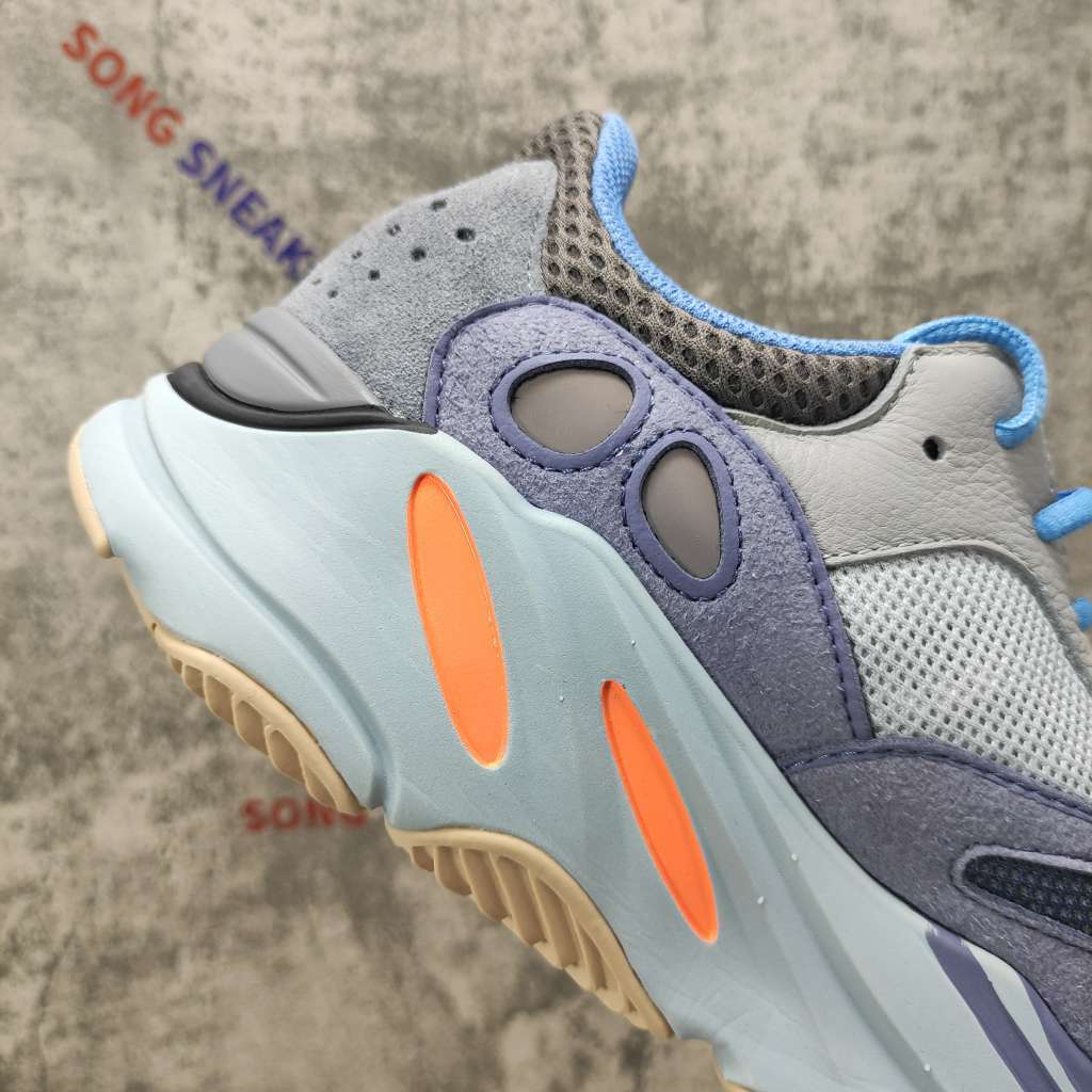 Yeezy Boost 700 Carbon Blue FW2498