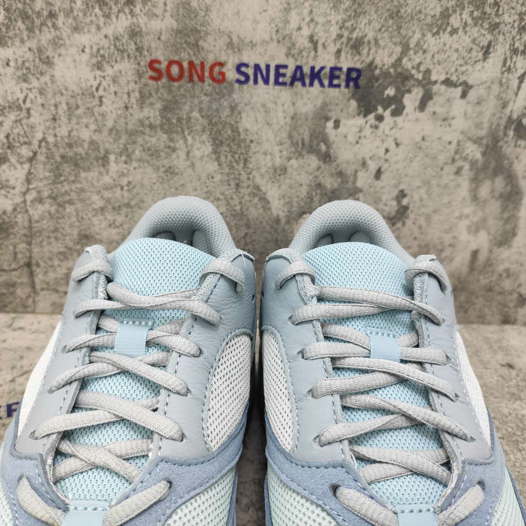 Yeezy Boost 700 Inertia EG7597