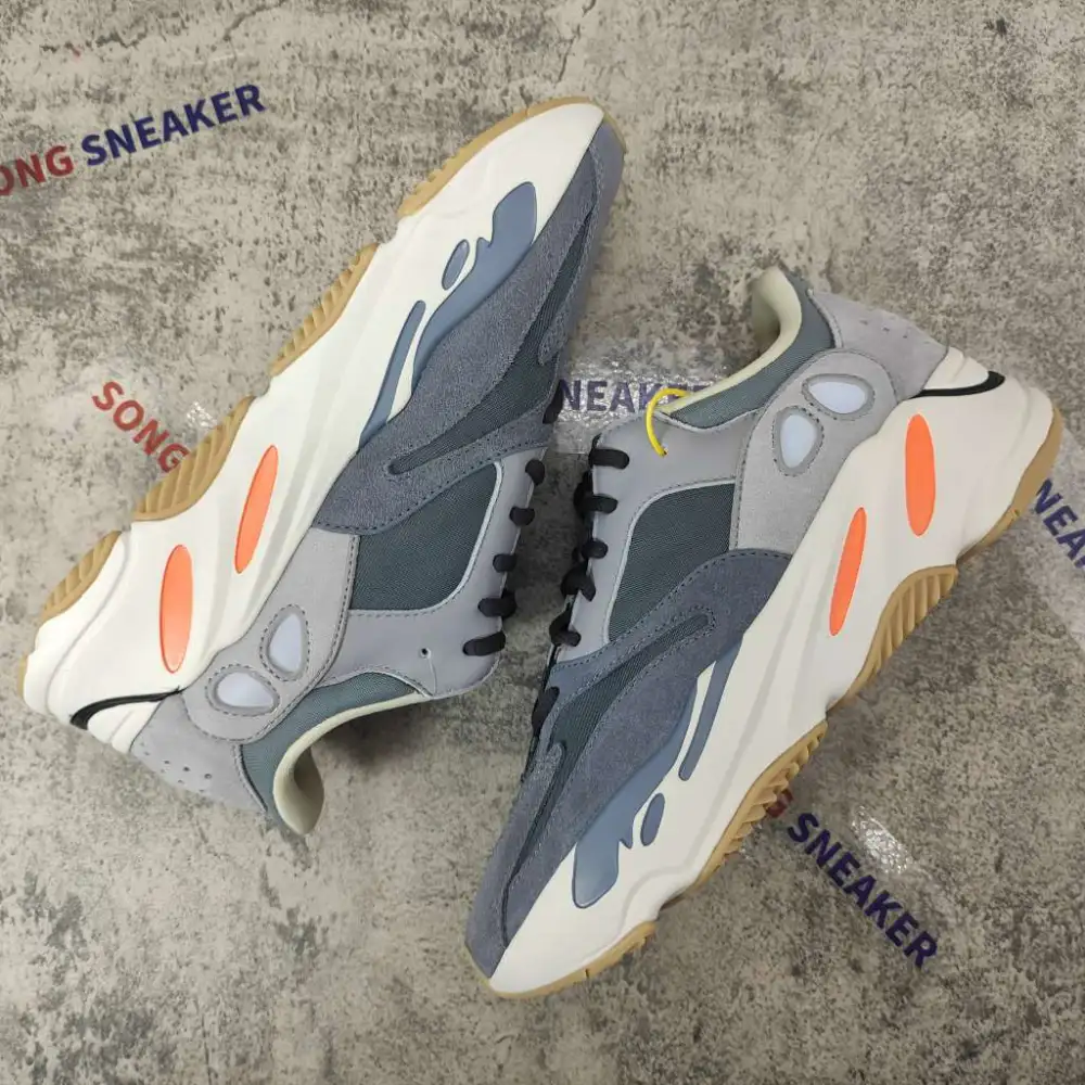 Yeezy Boost 700 Magnet FV9922