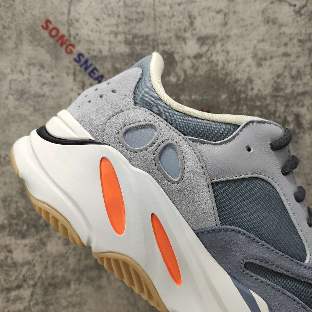 Yeezy Boost 700 Magnet FV9922