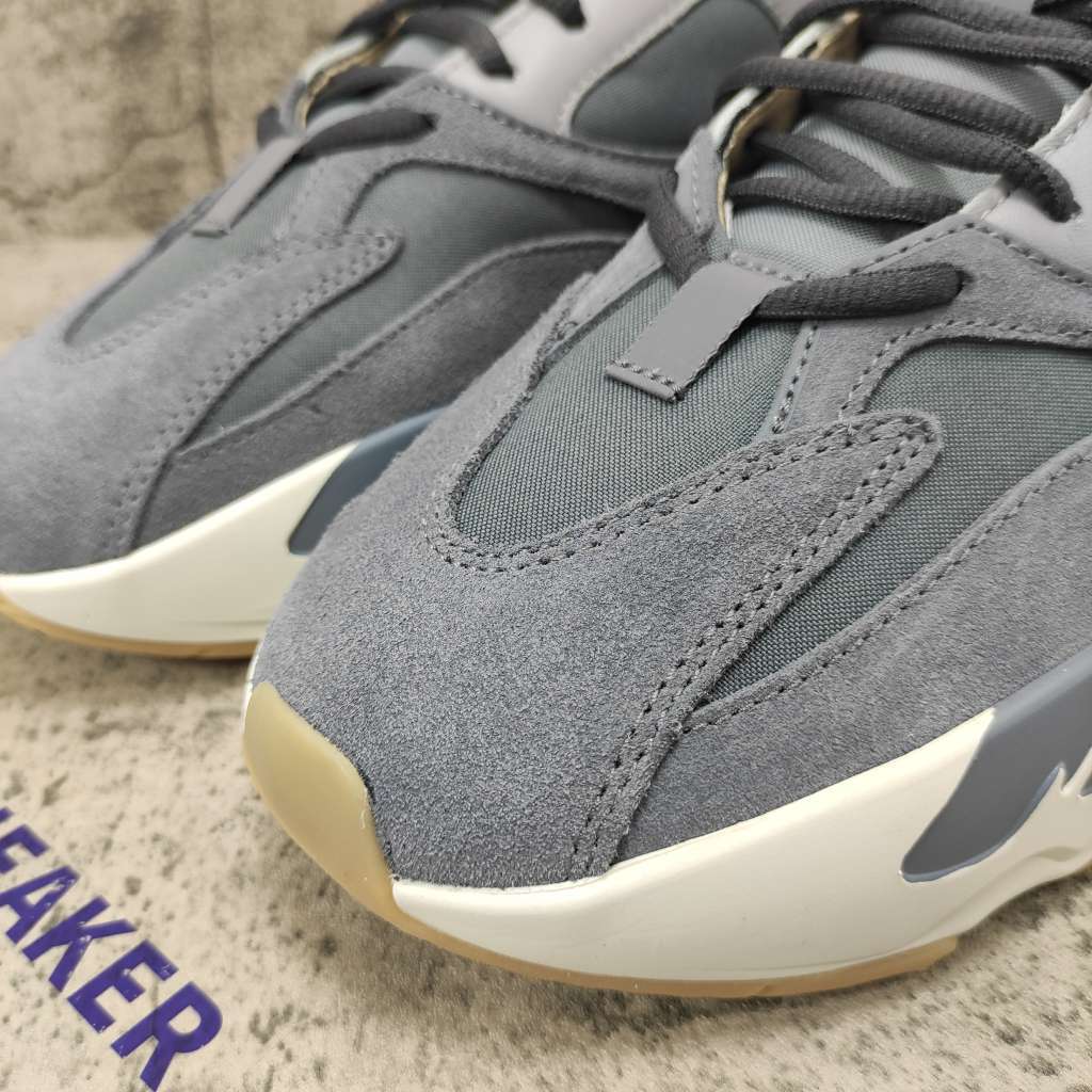 Yeezy Boost 700 Magnet FV9922