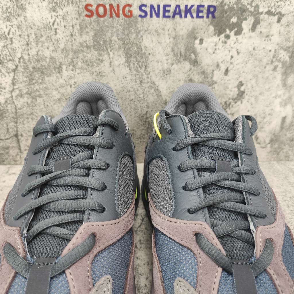 Yeezy Boost 700 Mauve EE9614