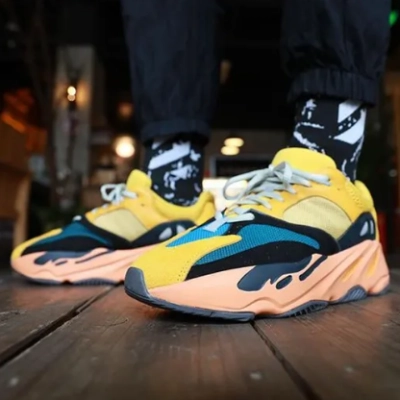Yeezy Boost 700 SUN GZ6984 02
