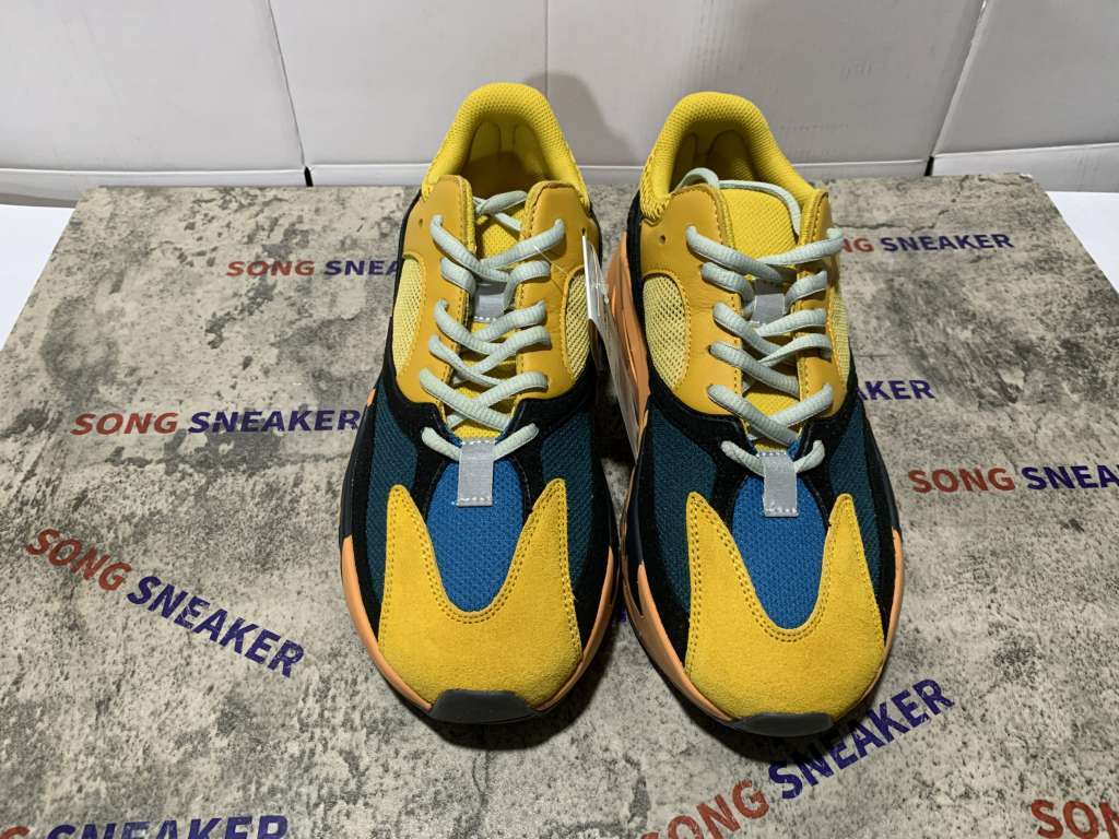 Yeezy Boost 700 SUN GZ6984