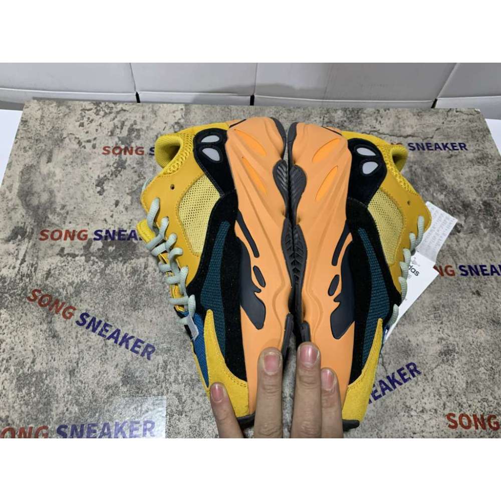 Yeezy Boost 700 SUN GZ6984