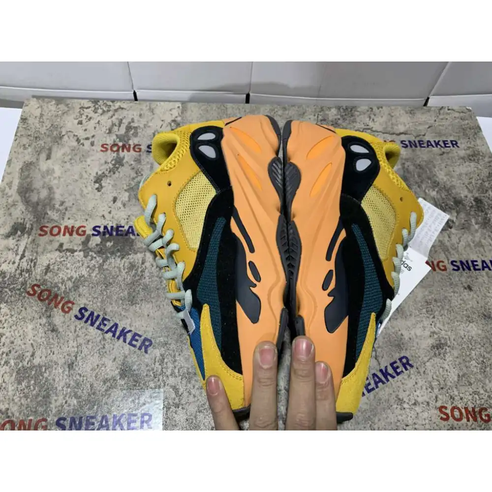 Yeezy Boost 700 SUN GZ6984