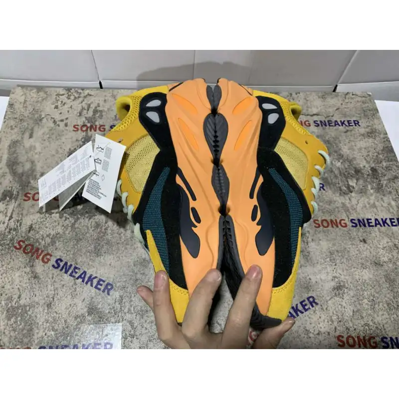 Yeezy Boost 700 SUN GZ6984