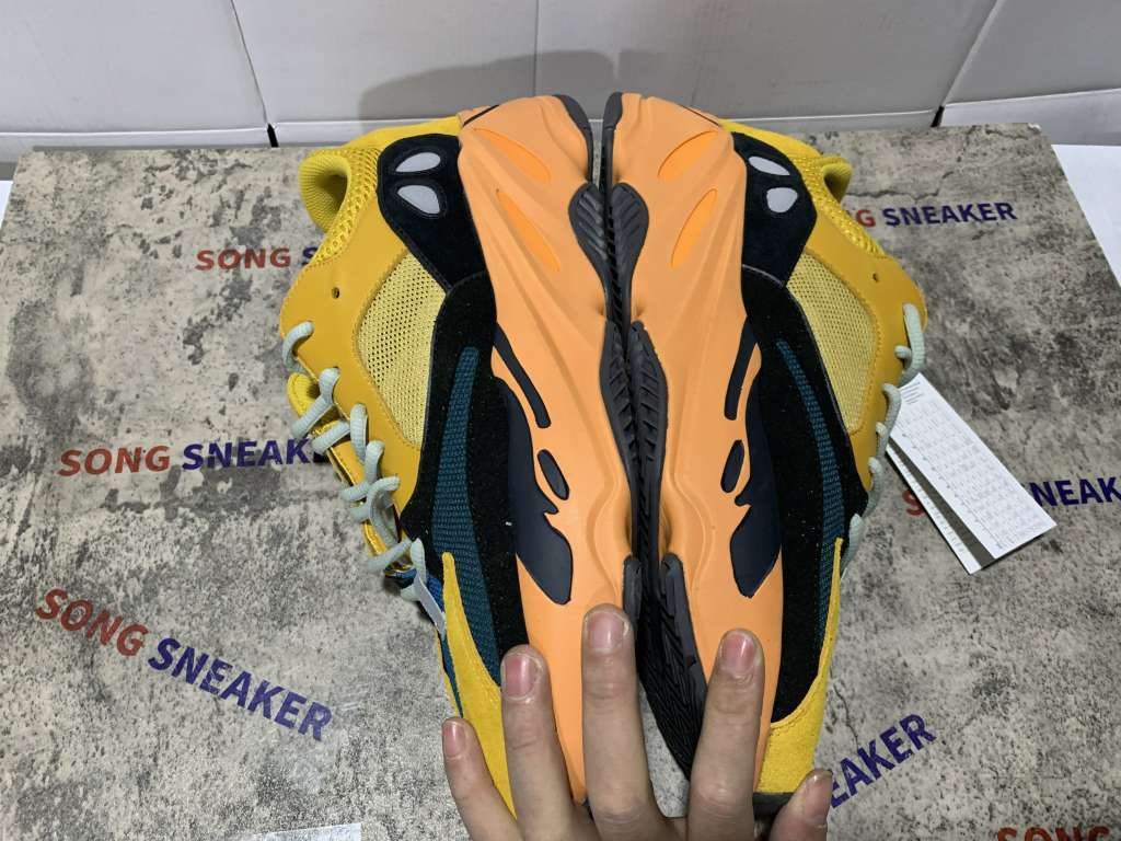 Yeezy Boost 700 SUN GZ6984