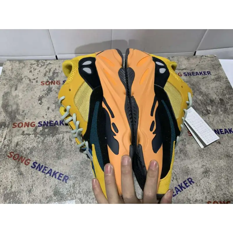 Yeezy Boost 700 SUN GZ6984