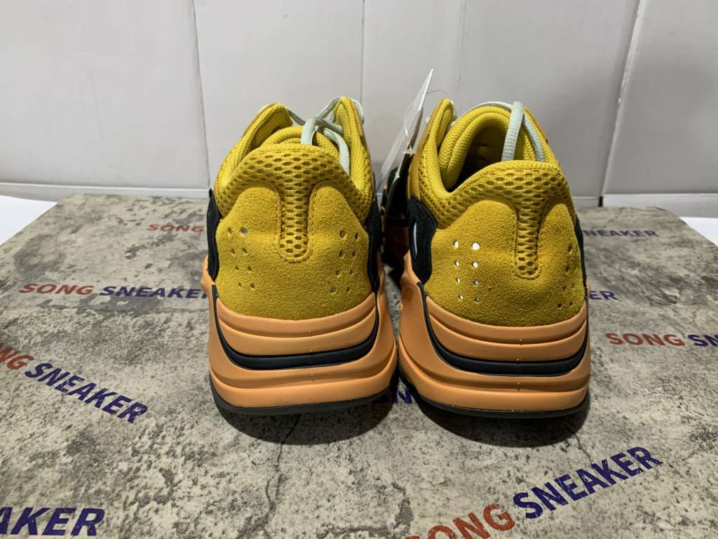 Yeezy Boost 700 SUN GZ6984