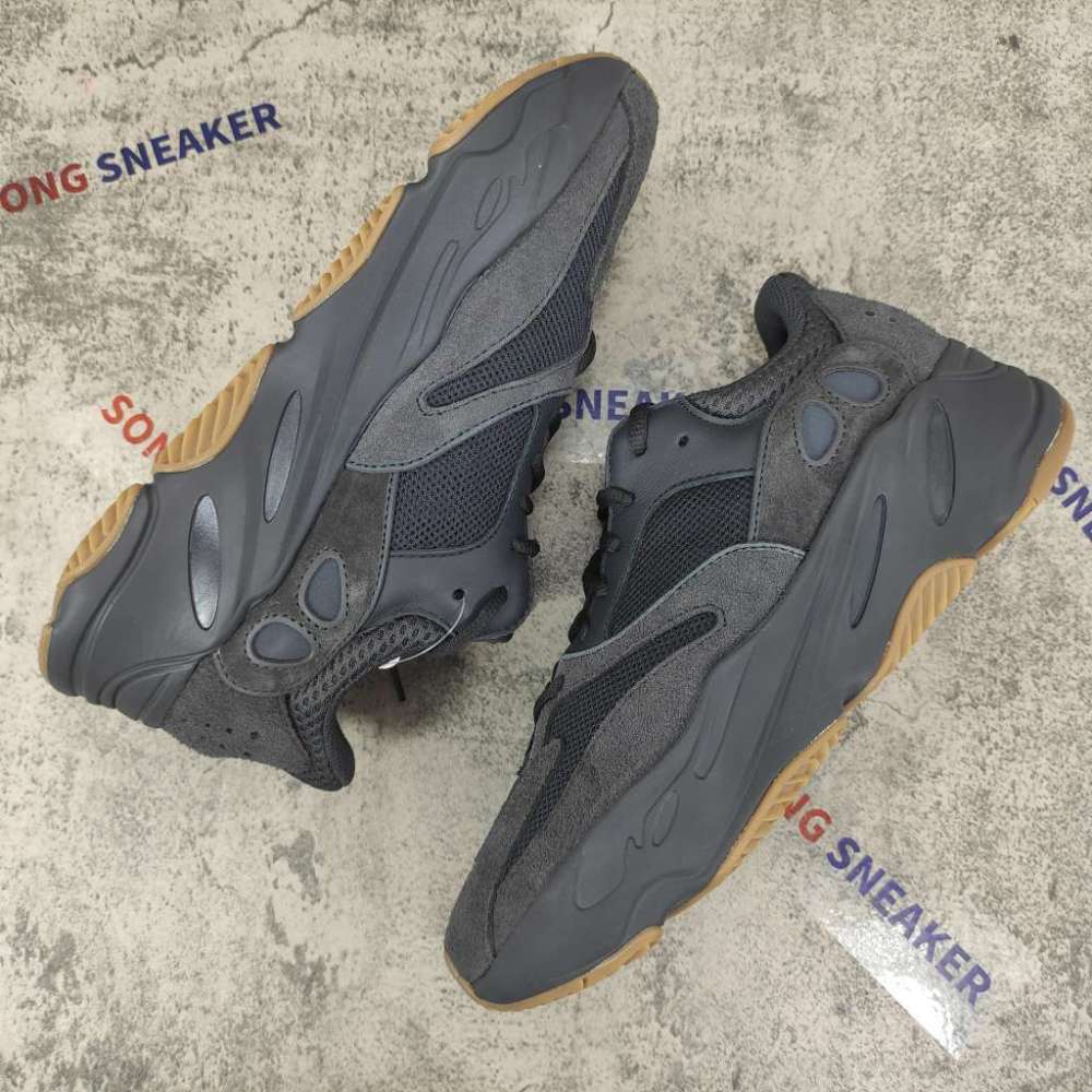 Yeezy Boost 700 Utility Black FV5304