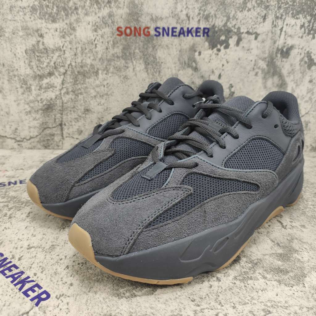 Yeezy Boost 700 Utility Black FV5304