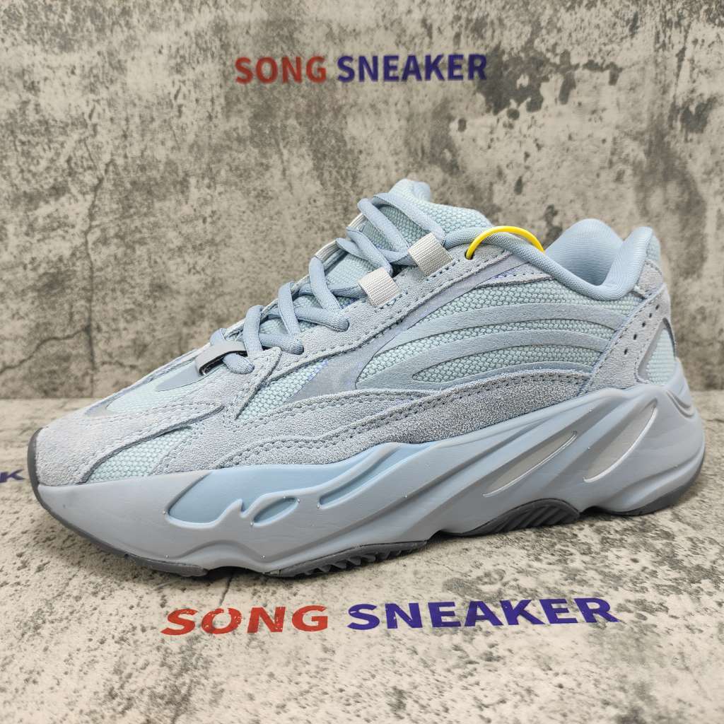 Yeezy Boost 700 V2 Hospital Blue FV8424