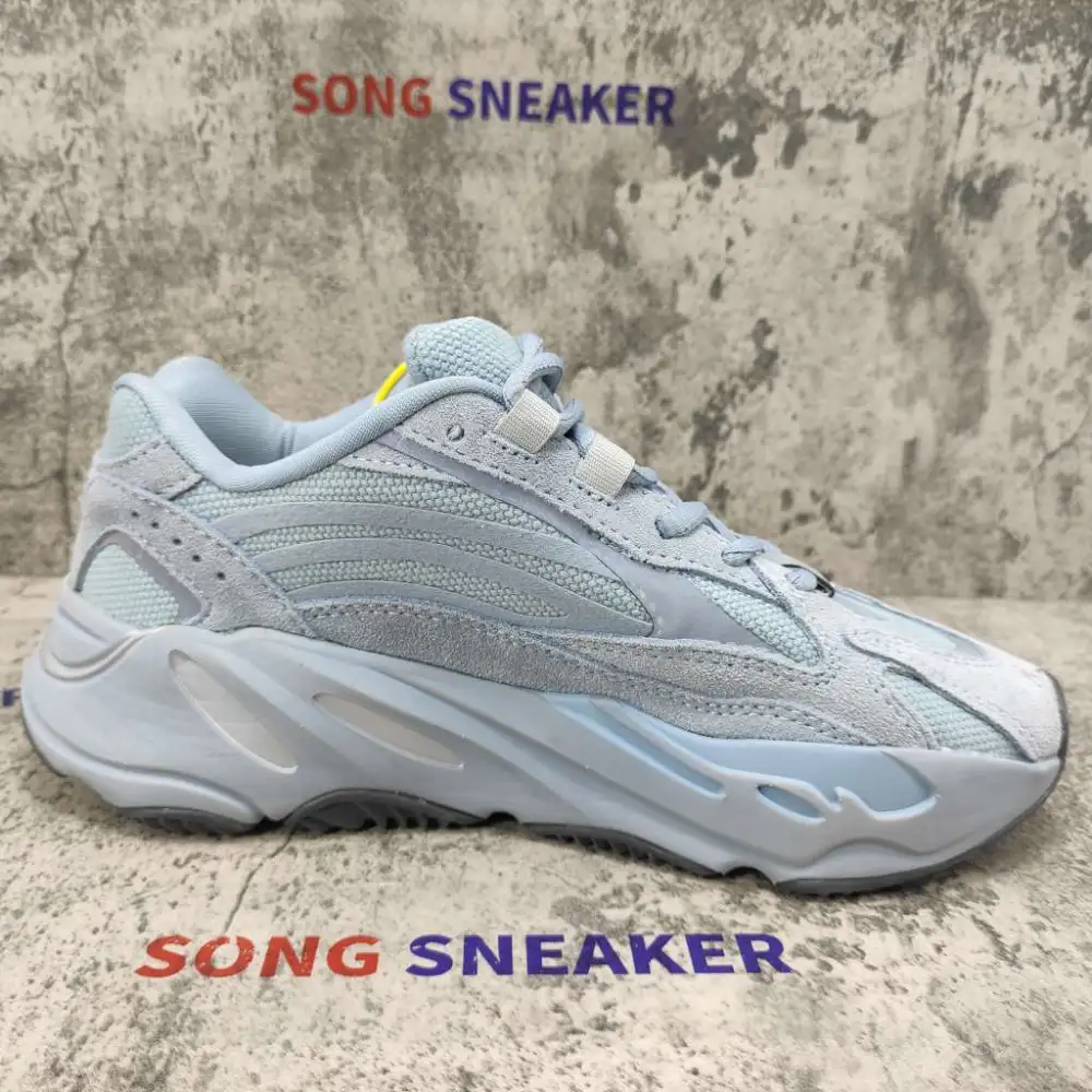 Yeezy Boost 700 V2 Hospital Blue FV8424